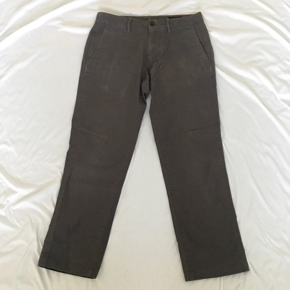 Bonobos 29x28 Chino Slim fit. Color: Gray